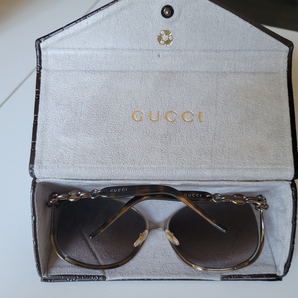 Gucci Oversized Framed Sunglasses